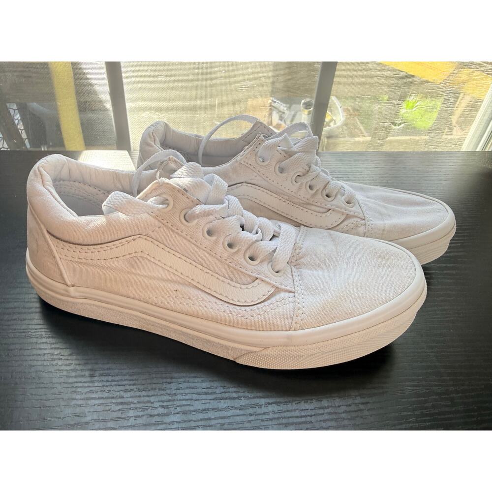 Vans Old Skool Triple White Low Top Sneakers Youth 2.5 Clean Classic